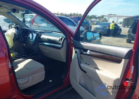 2015 Kia Sorento Lx z USA, uszkodzony, nr VIN 5XYKT3A61FG615325